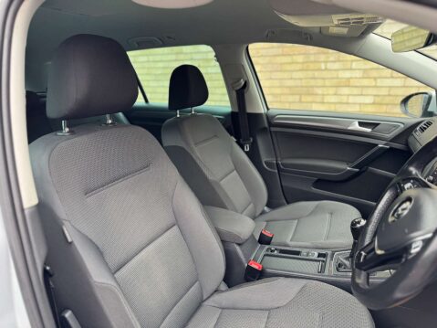 Volkswagen Golf 1.6 Golf SE Nav TDI BlueMotion Technology 5dr 45