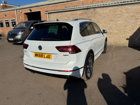 Volkswagen Tiguan 2.0 Tiguan R-Line TDI 4Motion Semi-Auto 4WD 5dr 24