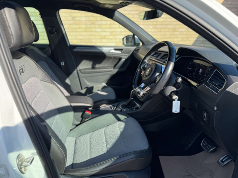 Volkswagen Tiguan 2.0 Tiguan R-Line TDI 4Motion Semi-Auto 4WD 5dr 40