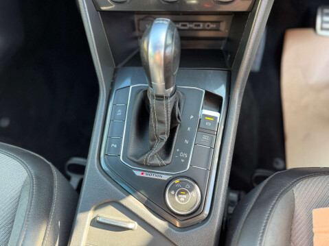 Volkswagen Tiguan 2.0 Tiguan R-Line TDI 4Motion Semi-Auto 4WD 5dr 69