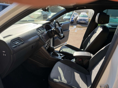 Volkswagen Tiguan 2.0 Tiguan R-Line TDI 4Motion Semi-Auto 4WD 5dr 76