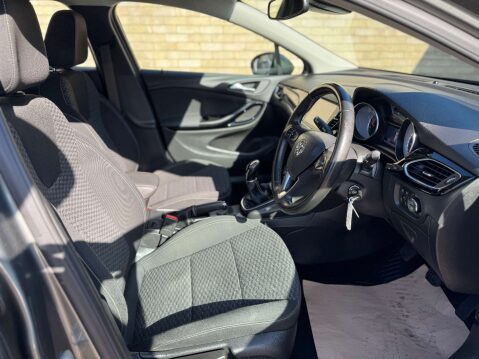 Vauxhall Astra 1.6 Astra SRI Nav CDTI S/S 5dr 32