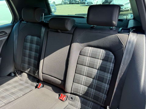 Volkswagen Golf 2.0 Golf GTD Semi-Auto 5dr 27