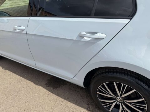 Volkswagen Golf 1.6 Golf SE TDI BlueMotion Technology 5dr 76