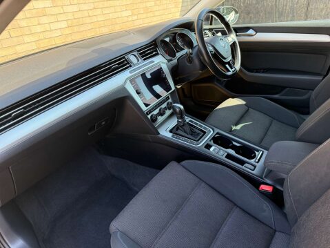 Volkswagen Passat 2.0 Passat SE Business TDI Semi-Auto 5dr 3