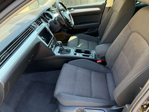 Volkswagen Passat 2.0 Passat SE Business TDI Semi-Auto 5dr 21