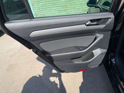 Volkswagen Passat 2.0 Passat SE Business TDI Semi-Auto 5dr 74