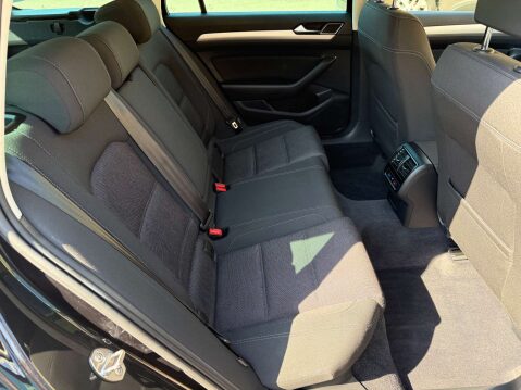 Volkswagen Passat 2.0 Passat SE Business TDI Semi-Auto 5dr 34