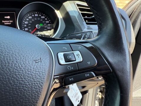 Volkswagen Tiguan 2.0 Tiguan SE Nav TDI BlueMotion Technology 4Motion Semi-Auto 4WD 5dr 53