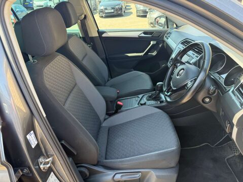 Volkswagen Tiguan 2.0 Tiguan SE Nav TDI BlueMotion Technology 4Motion Semi-Auto 4WD 5dr 9