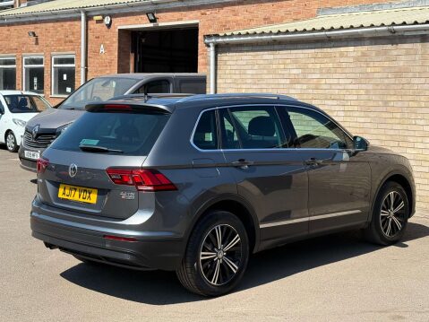 Volkswagen Tiguan 2.0 Tiguan SE Nav TDI BlueMotion Technology 4Motion Semi-Auto 4WD 5dr 16