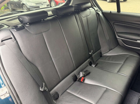 BMW 1 Series 2.0 120D SE Auto 5dr 33