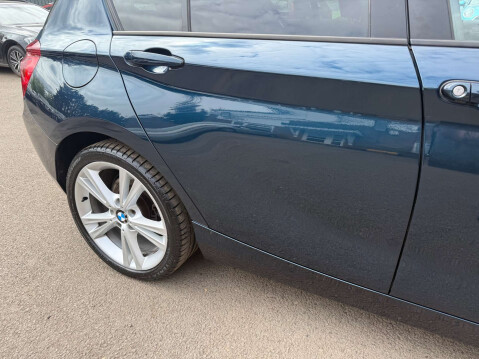 BMW 1 Series 2.0 120D SE Auto 5dr 82