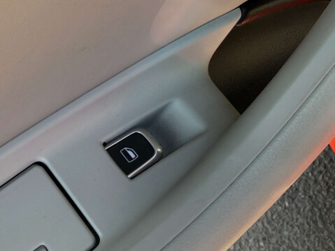 Audi A6 2.0 A6 Black Edition TDI Ultra 5dr 81