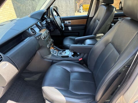 Land Rover Discovery 3.0 Discovery HSE SDV6 Auto 4WD 5dr 27