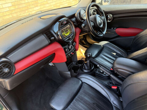 Mini Hatch 1.5 Cooper D 5dr 3