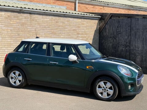 Mini Hatch 1.5 Cooper D 5dr 32