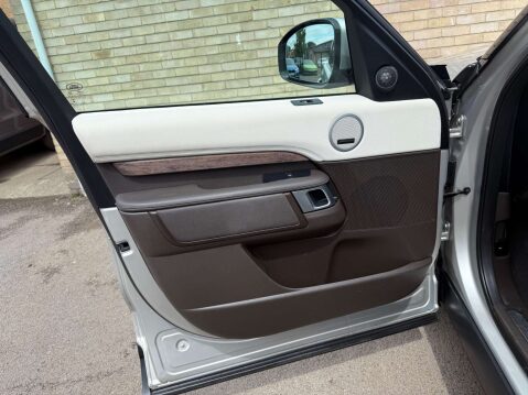 Land Rover Discovery 3.0 Discovery HSE TD6 Auto 4WD 5dr 69