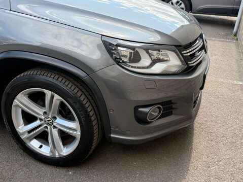 Volkswagen Tiguan 2.0 Tiguan R-Line TDI BlueMotion Technology 4Motion 4WD 5dr 70