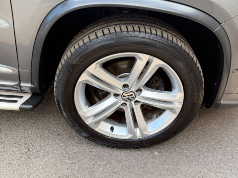 Volkswagen Tiguan 2.0 Tiguan R-Line TDI BlueMotion Technology 4Motion 4WD 5dr 72