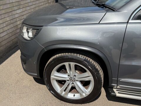 Volkswagen Tiguan 2.0 Tiguan R-Line TDI BlueMotion Technology 4Motion 4WD 5dr 85