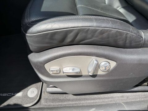Porsche Macan 3.0 Macan S D Semi-Auto 4WD 5dr 86