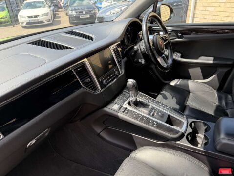 Porsche Macan 3.0 Macan S D Semi-Auto 4WD 5dr 3