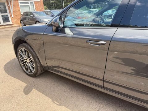 Porsche Macan 3.0 Macan S D Semi-Auto 4WD 5dr 102