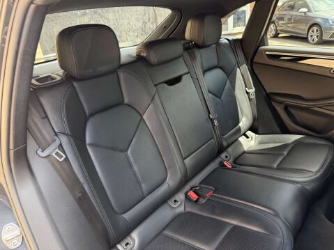Porsche Macan 3.0 Macan S D Semi-Auto 4WD 5dr 40