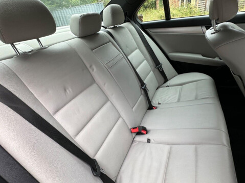 Renault Megane 1.6 16V Dynamique TomTom Hatchback 3dr Petrol Manual (163 g/km, 110 bhp) 31