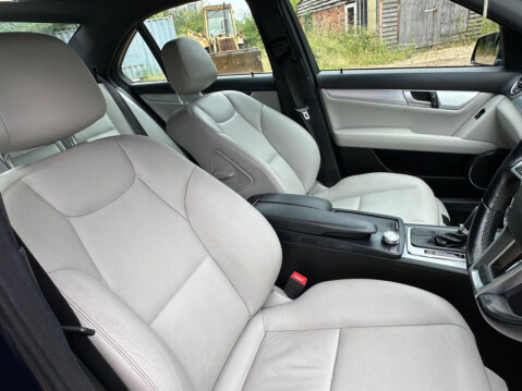 Renault Megane 1.6 16V Dynamique TomTom Hatchback 3dr Petrol Manual (163 g/km, 110 bhp) 23