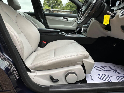 Renault Megane 1.6 16V Dynamique TomTom Hatchback 3dr Petrol Manual (163 g/km, 110 bhp) 24