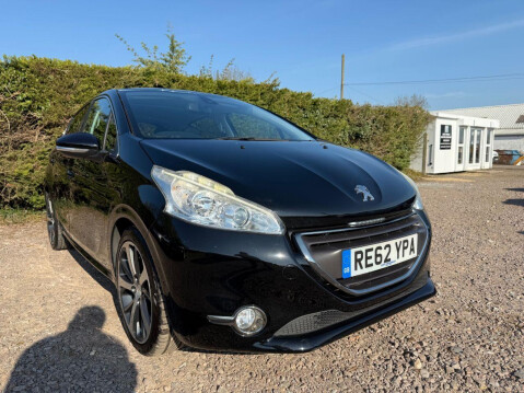 Peugeot 208 1.6 e-HDi Feline Hatchback 5dr Diesel Manual Euro 5 (s/s) (115 ps) 2