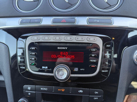 Ford S-Max 2.0 TDCi Titanium MPV 5dr Diesel Powershift Euro 5 (140 ps) 37