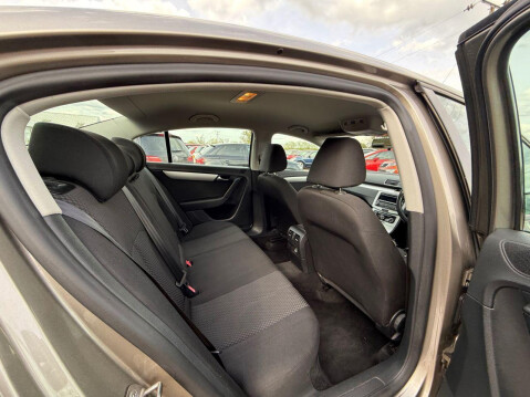 Volkswagen Passat 1.6 TDI BlueMotion Tech S Saloon 4dr Diesel Manual Euro 5 (s/s) (105 ps) ca 12