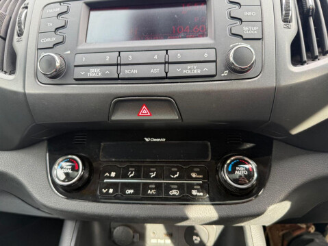 Kia Sportage 1.7 CRDi EcoDynamics 3 SUV 5dr Diesel Manual 2WD Euro 5 (s/s) (114 bhp) 26