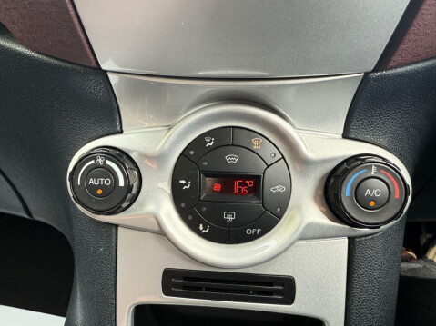 Ford Fiesta 1.4 Titanium Hatchback 5dr Petrol Manual (133 g/km, 94 bhp) 25