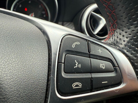 Mercedes-Benz A Class 2.1 A200d AMG Line (Premium) Hatchback 5dr Diesel Manual Euro 6 (s/s) (136 26