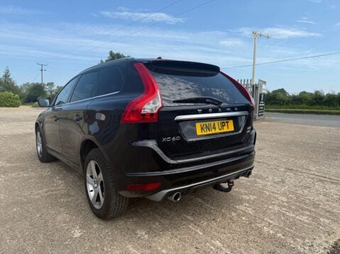 Volvo XC60 2.4 D5 R-Design Lux Nav SUV 5dr Diesel Geartronic AWD Euro 5 (215 ps) 7