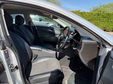 Mercedes-Benz CLS 3.0 CLS320 CDI Coupe 4dr Diesel 7G-Tronic (200 g/km, 221 bhp) 18