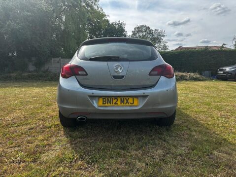 Vauxhall Astra 2.0 CDTi ecoFLEX SRi Hatchback 5dr Diesel Manual Euro 5 (s/s) (165 ps) 4