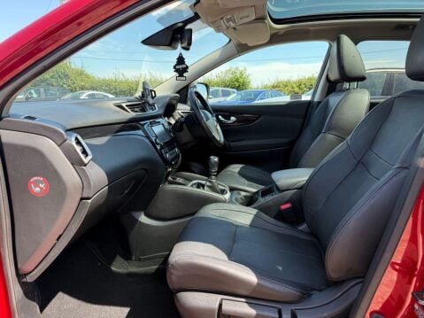 Nissan Qashqai 1.2 DIG-T Tekna SUV 5dr Petrol Manual 2WD Euro 5 (s/s) (115 ps) 11