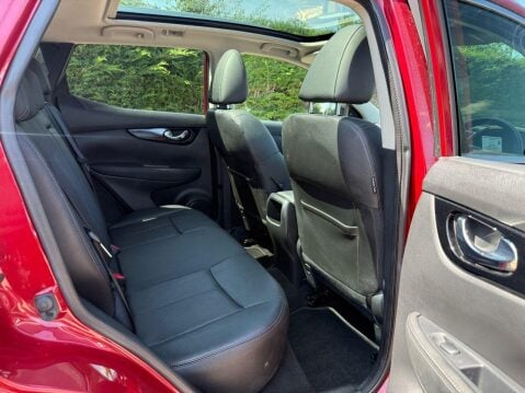 Nissan Qashqai 1.2 DIG-T Tekna SUV 5dr Petrol Manual 2WD Euro 5 (s/s) (115 ps) 13