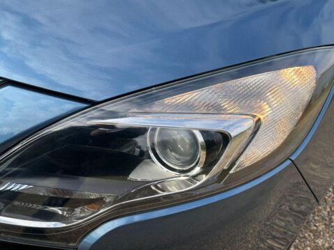 Vauxhall Zafira 2.0 CDTi SE MPV 5dr Diesel Auto Euro 5 (165 ps) Low Mileage Auto Diesel 10