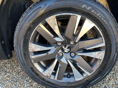 Peugeot 2008 1.2 PureTech Allure SUV 5dr Petrol Manual Euro 6 (82 ps) Low Mileage and Fu 19