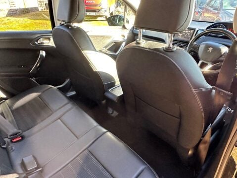 Peugeot 2008 1.2 PureTech Allure SUV 5dr Petrol Manual Euro 6 (82 ps) Low Mileage and Fu 35