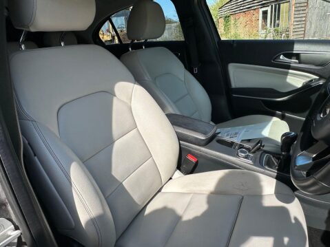 Mercedes-Benz A Class 1.5 A180d SE (Executive) Hatchback 5dr Diesel Manual Euro 6 (s/s) (109 ps) 29