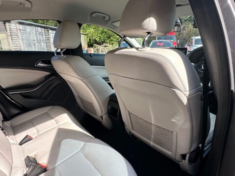 Mercedes-Benz A Class 1.5 A180d SE (Executive) Hatchback 5dr Diesel Manual Euro 6 (s/s) (109 ps) 36
