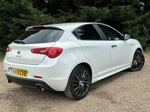 Alfa Romeo Giulietta 2.0 JTDM-2 QV Line Hatchback 5dr Diesel Manual Euro 5 (s/s) (150 bhp) Full 4