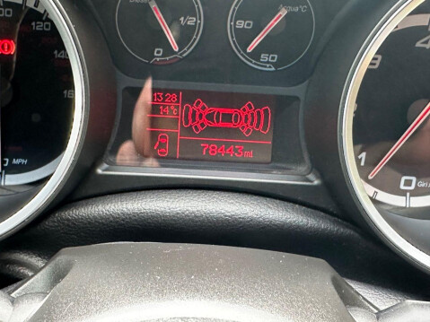 Alfa Romeo Giulietta 2.0 JTDM-2 QV Line Hatchback 5dr Diesel Manual Euro 5 (s/s) (150 bhp) Full 28